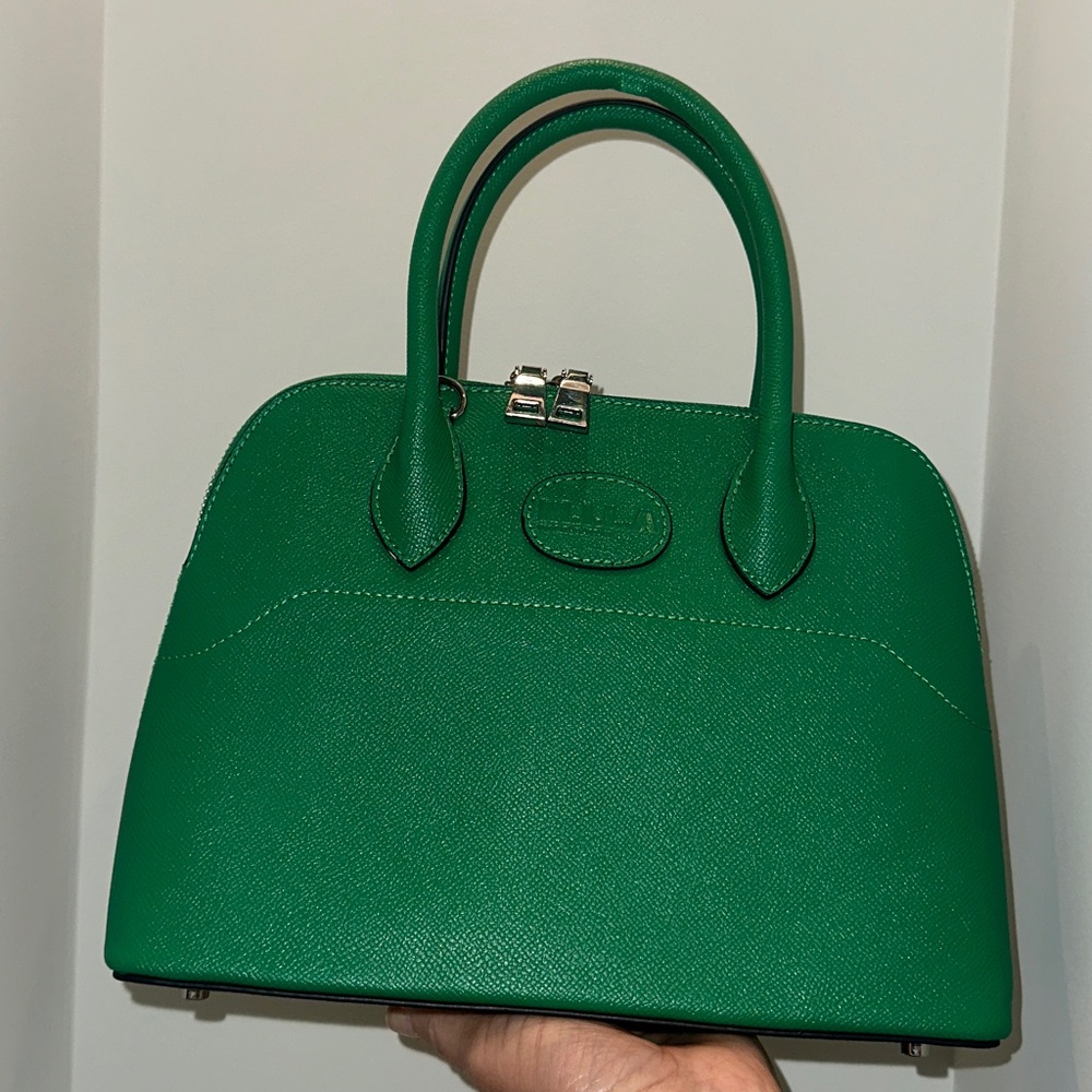NWOT-M.I.L.A Made In Los Angeles Luxury 100% Leather Satchel and Crossbody Bag